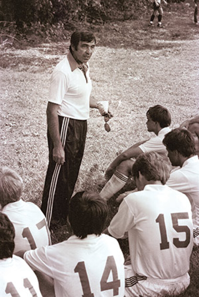 bill-bell-liberty-soccer-coach-1982090011-1