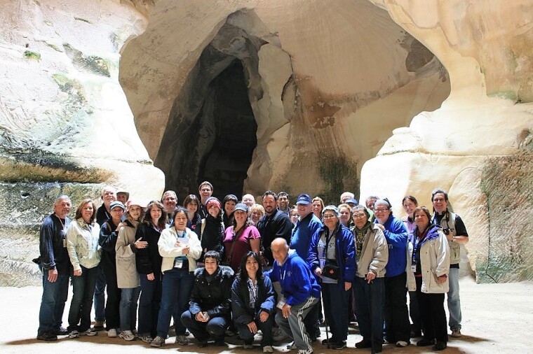 02-caves-group-photo